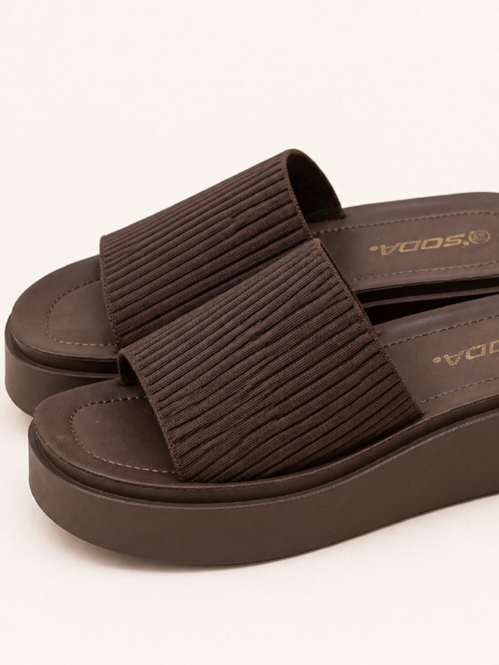 SODA Farley Brown Ribbed Platform Slide Sandals Women's 8.5M